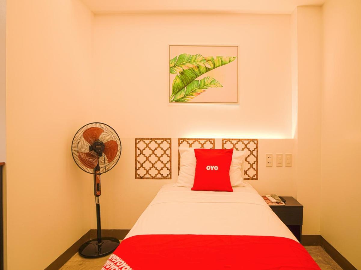 Capital O Oyo 785 The Greenhive Hotel Ibaan Exteriér fotografie